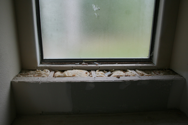 bath-master-window