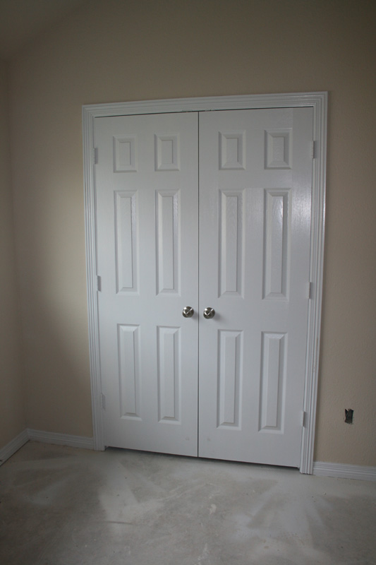 bedroom-front-closet