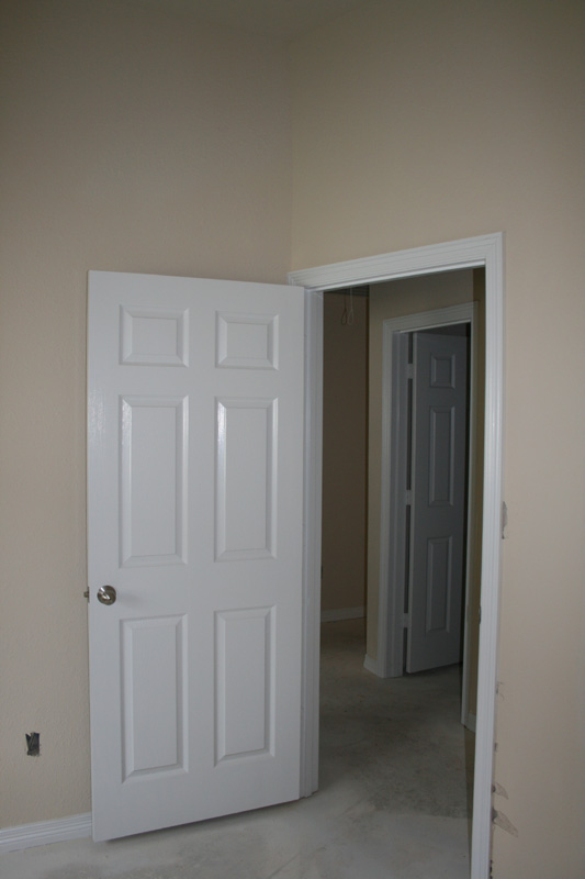 bedroom-front-drywall-damage